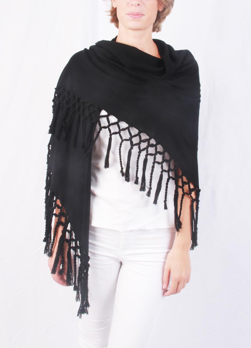 Scialle artigianale con frange in lana nero Art Tricot Manecapri