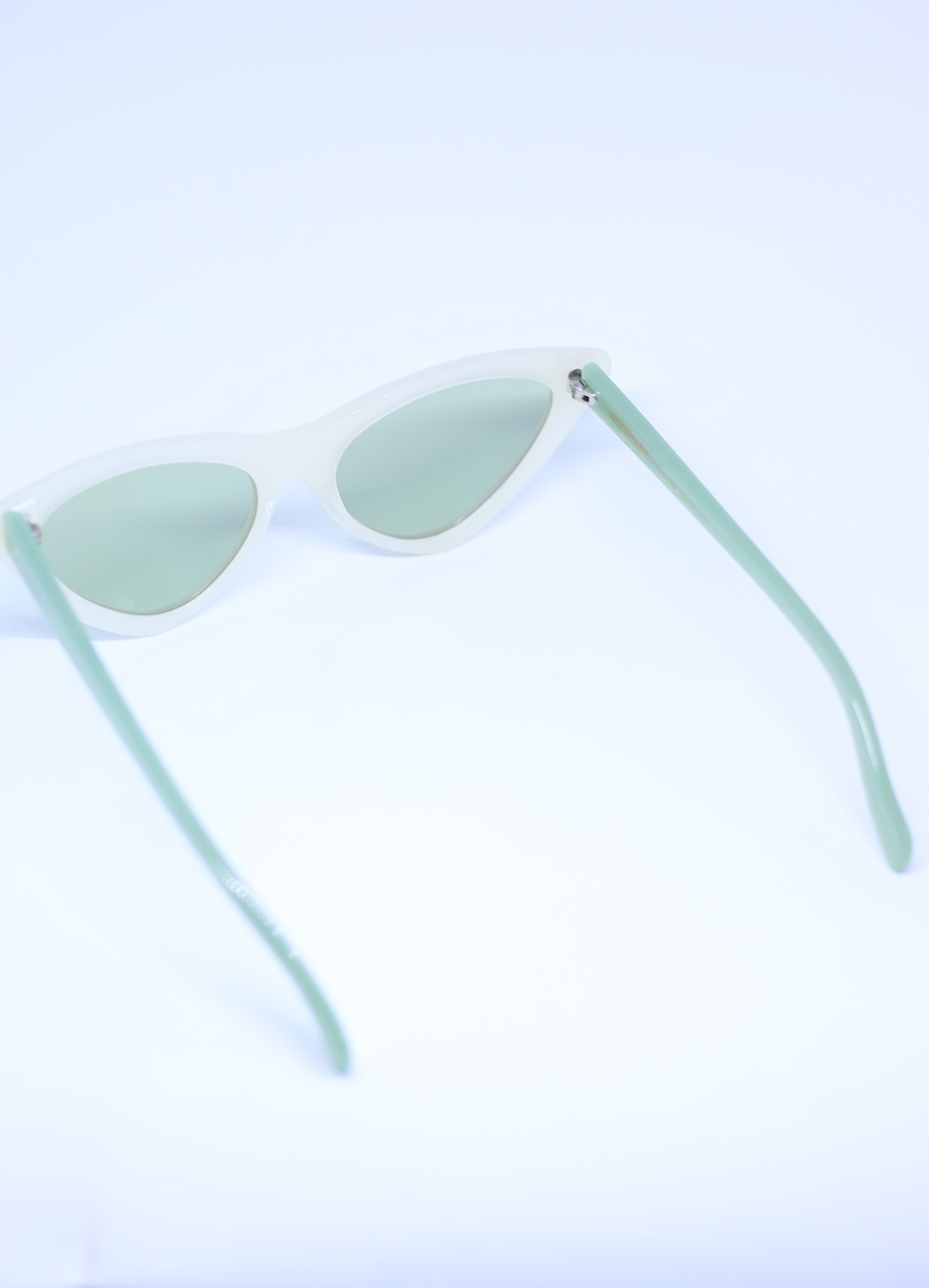 Occhiali da sole modello cat eye bianchi Capri People Manecapri