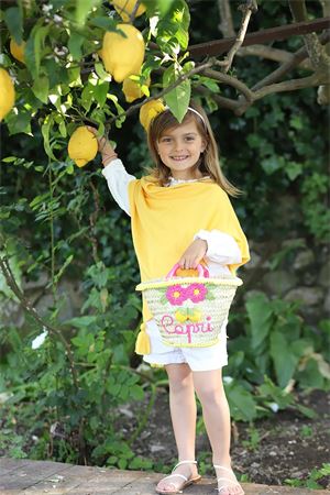 Straw bag with crochet flowers and lemons decoration made entirely by hand Capridea | BABYLEMONFLOWERSFUCSIA